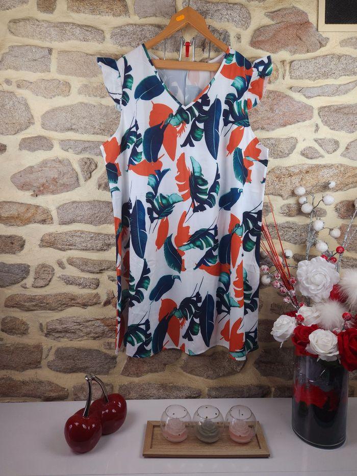 Robe tropical à volants blanc et multicolore Femme taille 54 marque Boohoo 🍬 - photo numéro 1