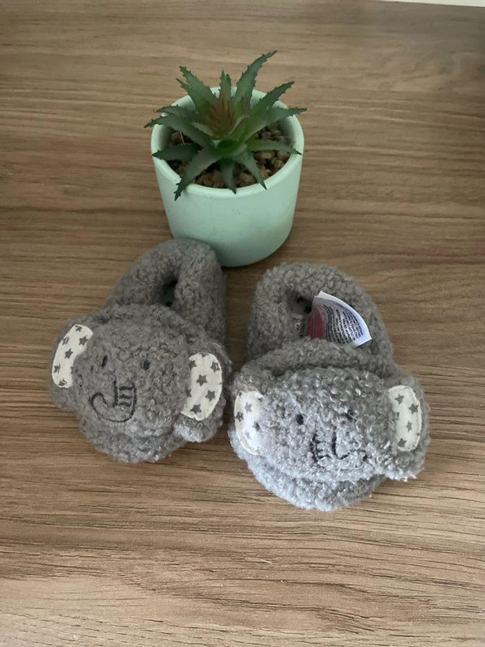 Chaussons éléphant bébé 1/3mois - photo numéro 1