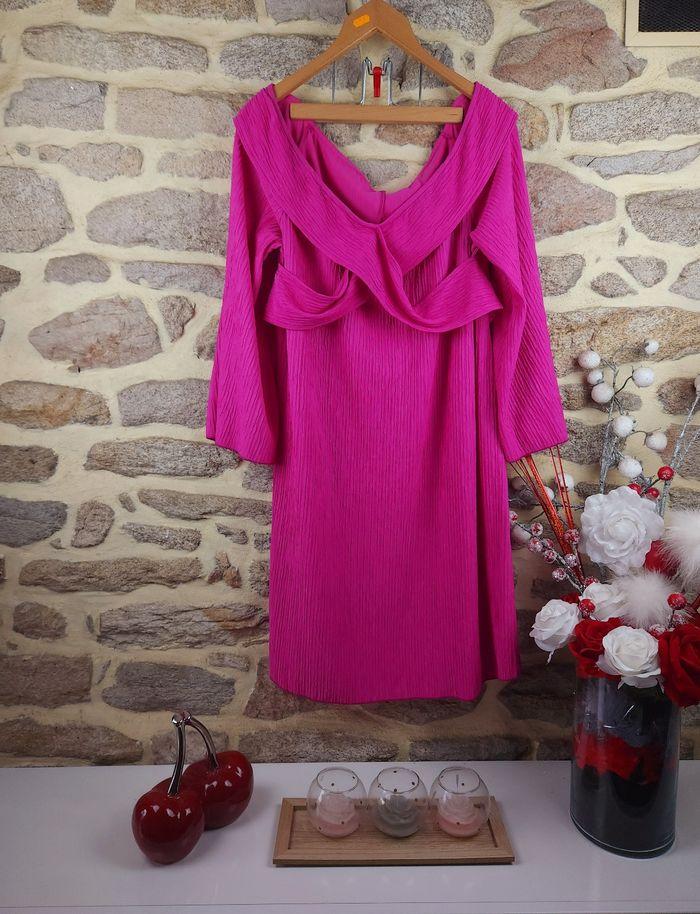 Robe col bardot manches évasées rose vif Femme taille 54 marque Missguided 🍬 - photo numéro 1