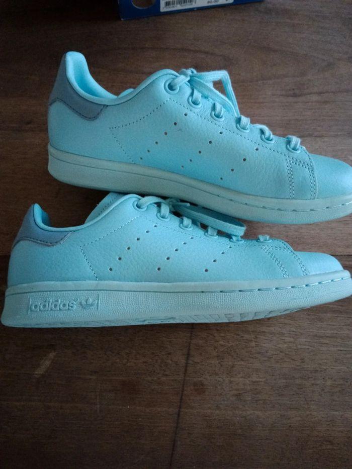 Basket Adidas édition limité bleu glacé fille 35 - photo numéro 7