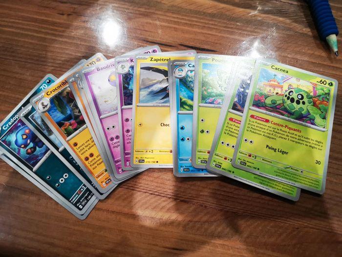 Lot de 20 cartes pokémon sv1 sans doubles - photo numéro 1