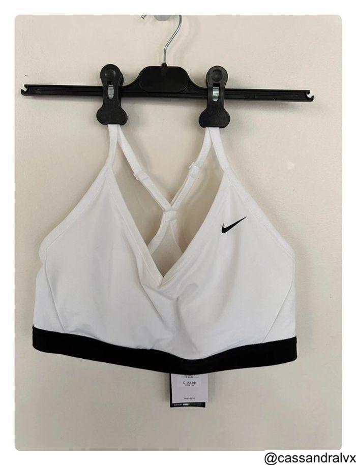 Brassière de sport Nike blanche et noire - photo numéro 1