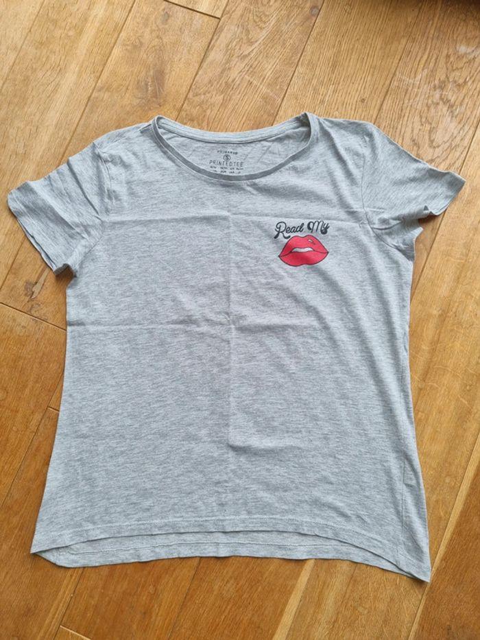 Tee-shirt gris - photo numéro 1