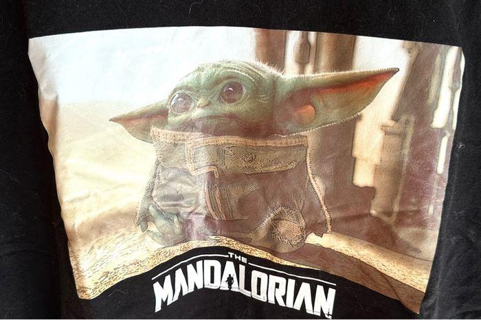 T-shirt noir Primark Star Wars the Mandalorian taille M Grogu The Child très bon état - photo numéro 2