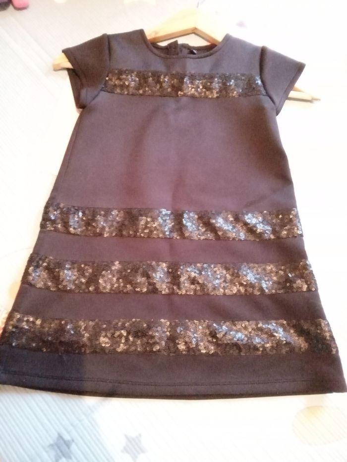 Robe noire paillettes