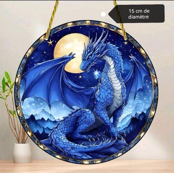 Attrape soleil sous forme de Dragon bleu