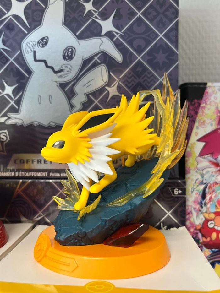 🔥 [PRO] Magnifique Duo de figurines Pyroli et Voltali Pokémon  neuve - boutique pro - Funism - photo numéro 12