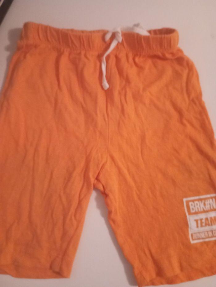 Short été garçon .taille 5 ans . Couleur : Orange . Avec lacet en haut du short