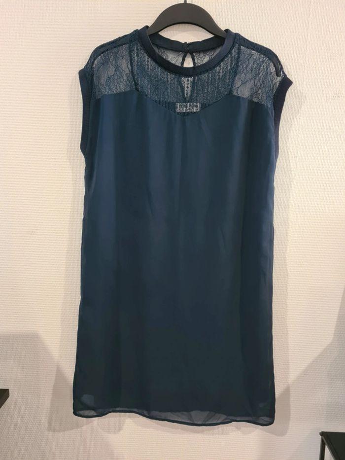 Robe bleu foncée légère - photo numéro 1