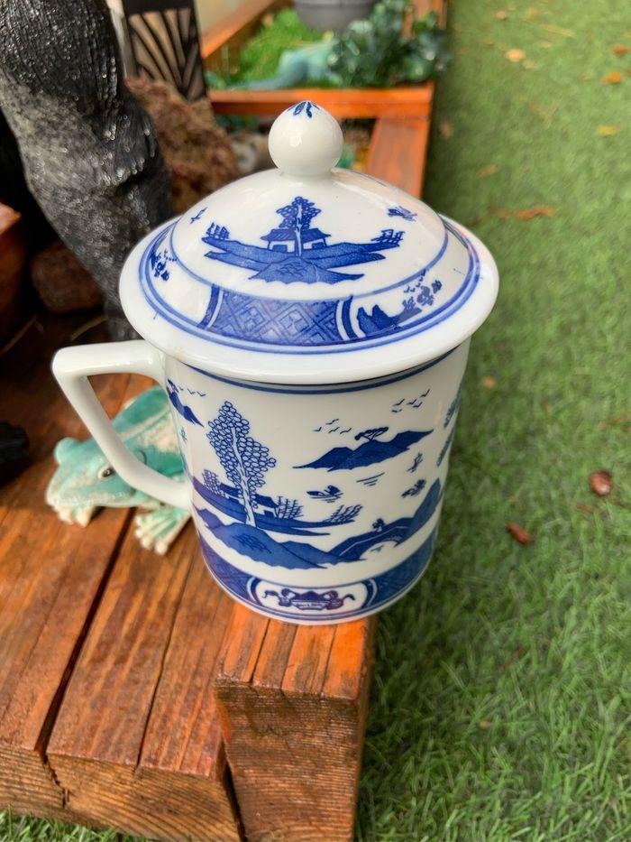 Grande tasse à couvercle en porcelaine de Chine bleu et blanc - photo numéro 8