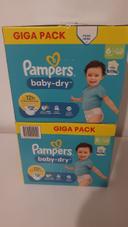 Lot de couches pampers taille 6