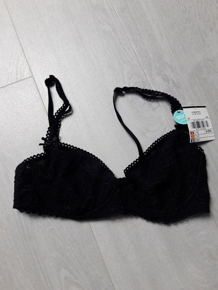 Soutien-gorge - photo numéro 1