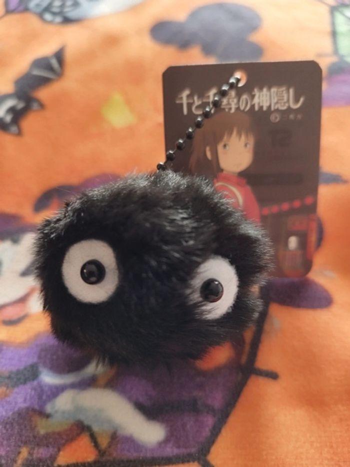 Porte clé susuwatari

Noiraudes Ghibli Chihiro - photo numéro 1