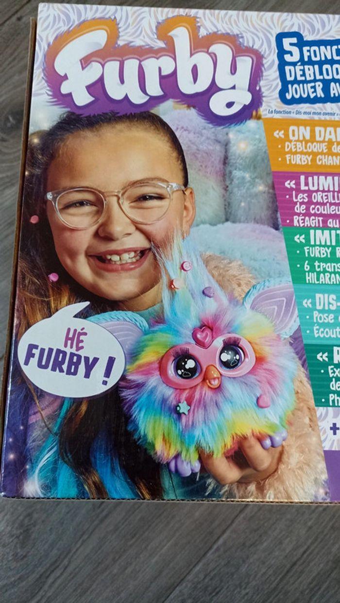 Furby arc en ciel - photo numéro 3