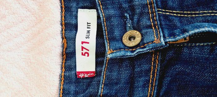 Jean levis 571 - photo numéro 1