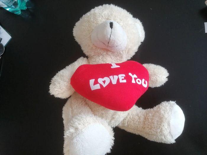 Ours en peluche blanc avec cœur rouge I love you - photo numéro 2