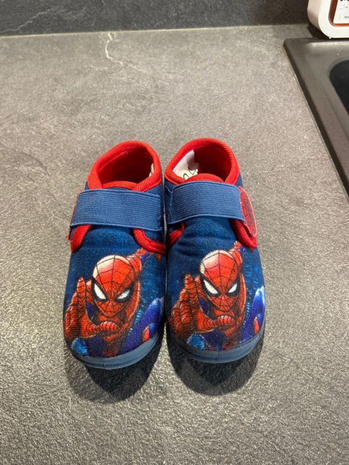 Pantoufle spider man taille 24 - photo numéro 1