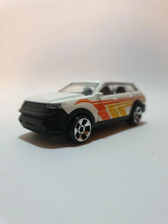 Fast Lane AT-007 SUV 2014 - Échelle 1:64 - photo numéro 1