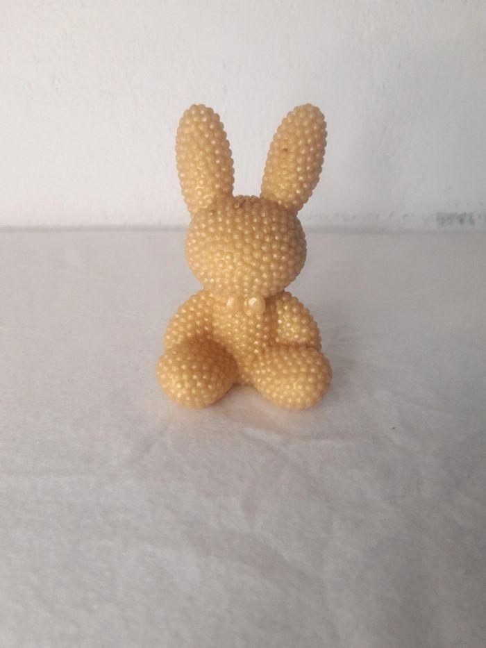 Figurine à poser lapin 3d en perles de résine dorée - photo numéro 3