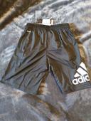 Short adidas 11 ans neuf