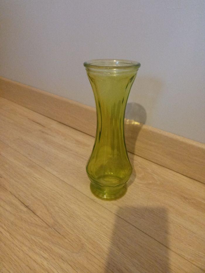 Vase en verre vert - photo numéro 2