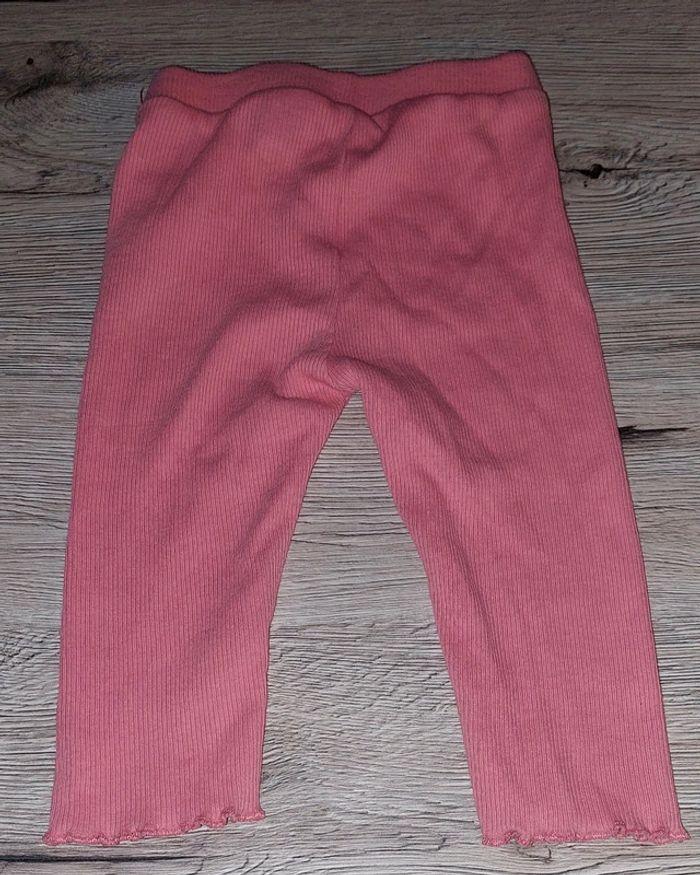 Très beau pantalon fille taille 9mois