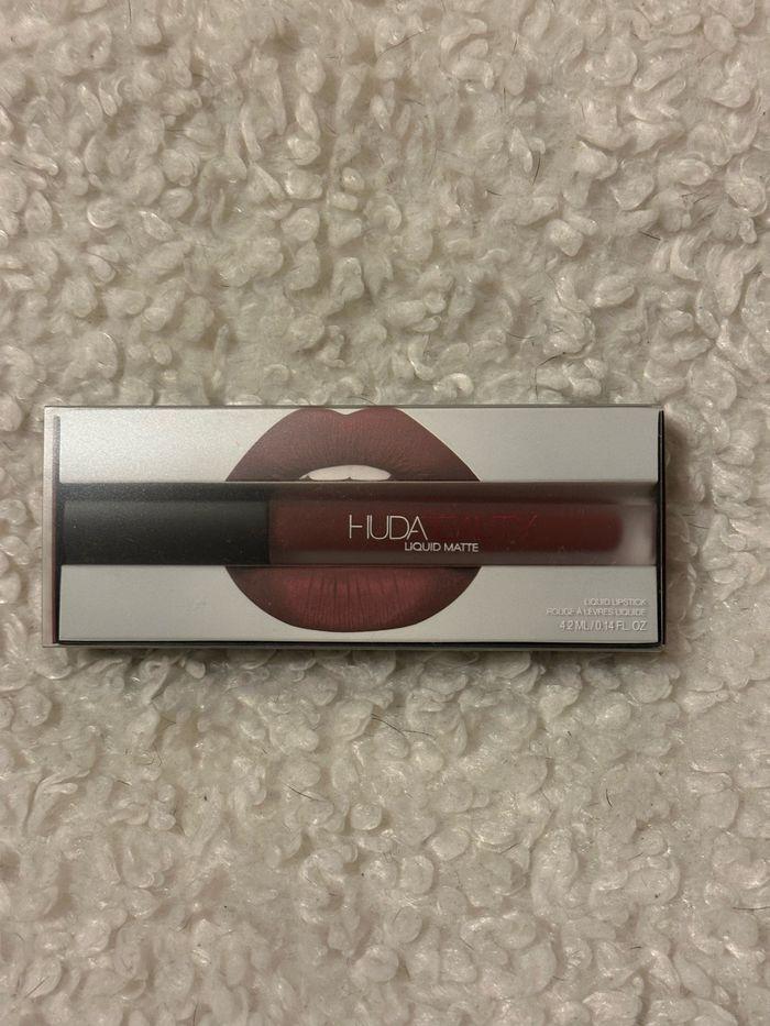 Huda beauty - rouge à lèvres liquide matte - photo numéro 1