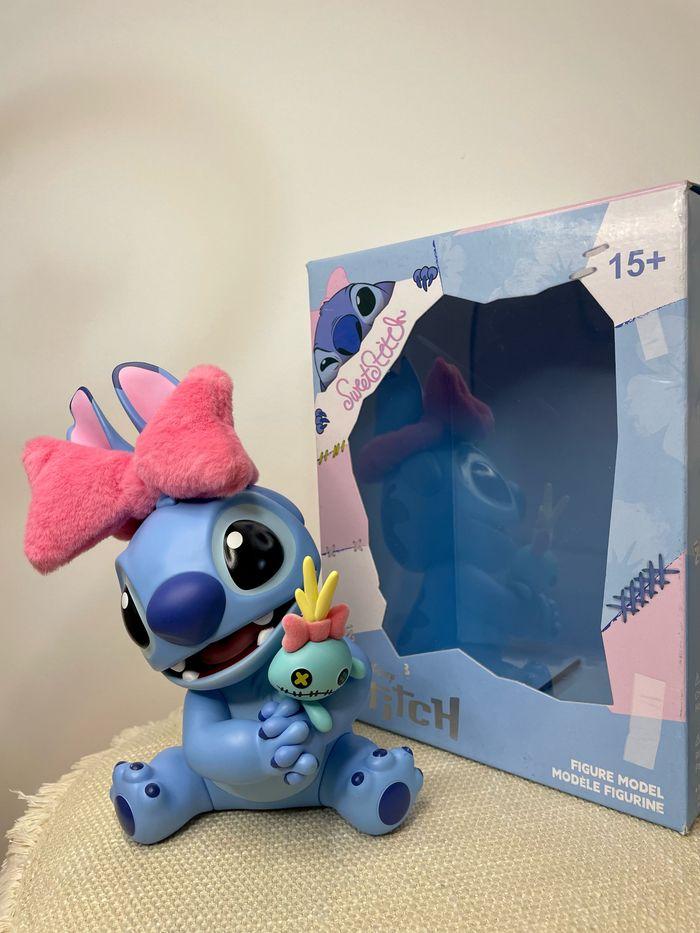 Figurine Disney Stitch et son doudou souillon - photo numéro 9