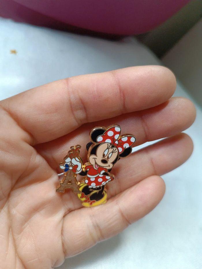 Pin's pins custom Minnie Mickey Disneyland Disney doré golden tour Eiffel tower robe rouge - photo numéro 10