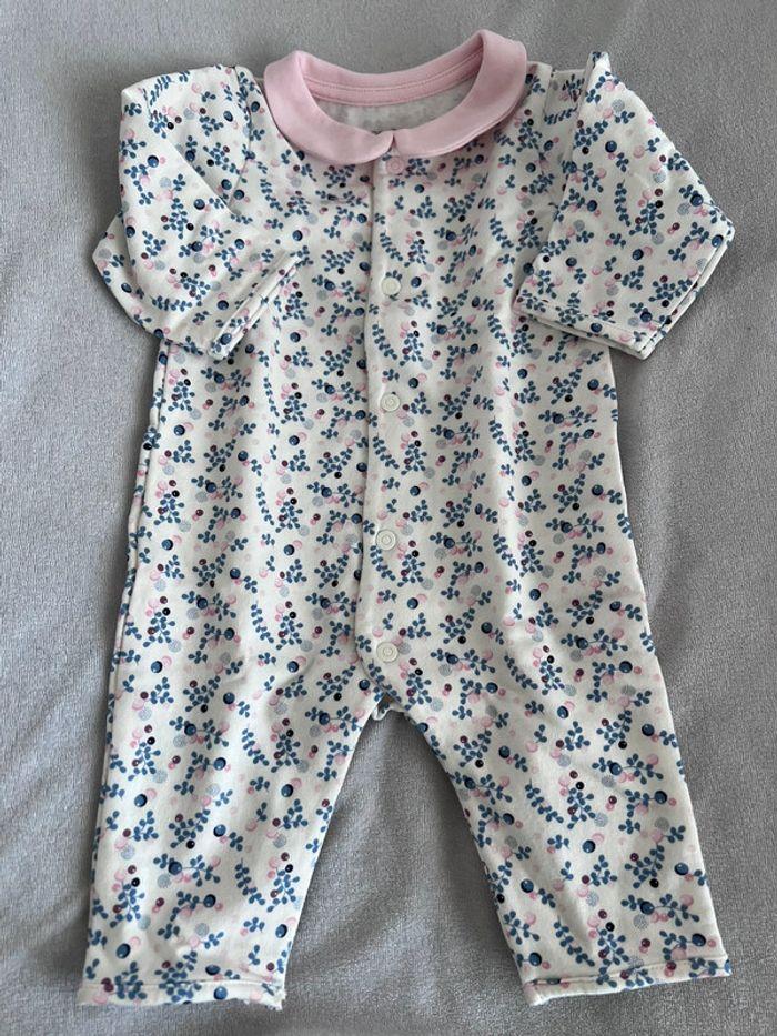 Pyjama / grenouillère blanche et rose à motif floral Okaidi taille 3 mois - photo numéro 1