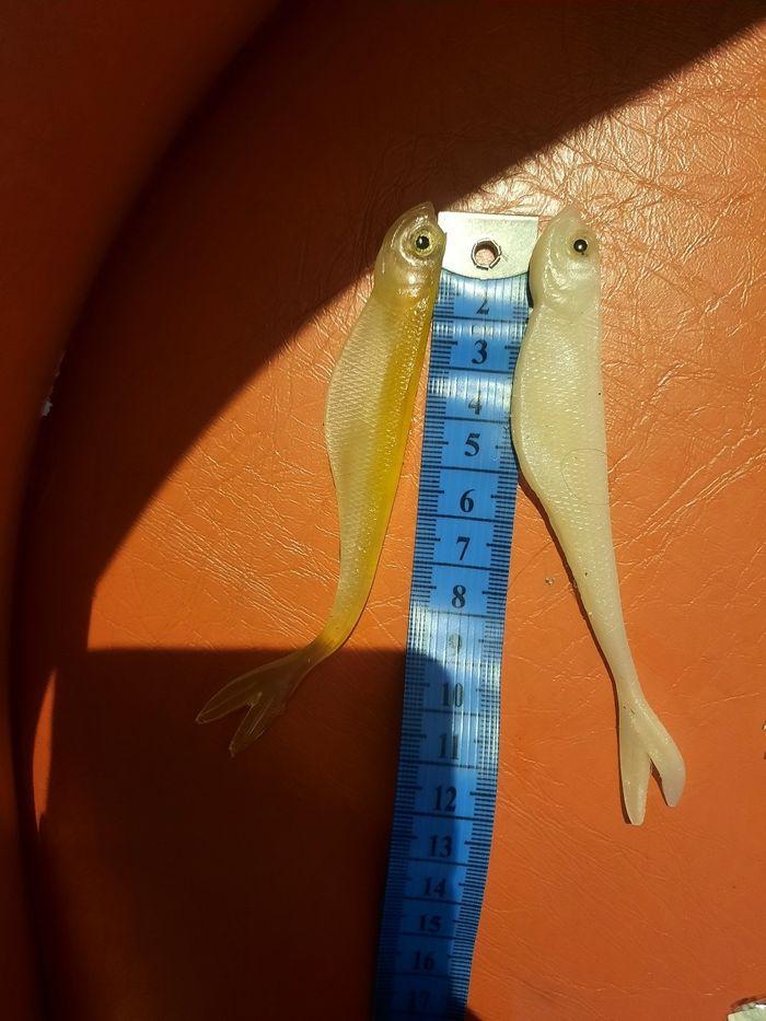 Lot de 2 poissons gelatine mou avec yeux plus 10 cm 1 blanc 1 jaune  ideal bouteilles sensorielle - photo numéro 1