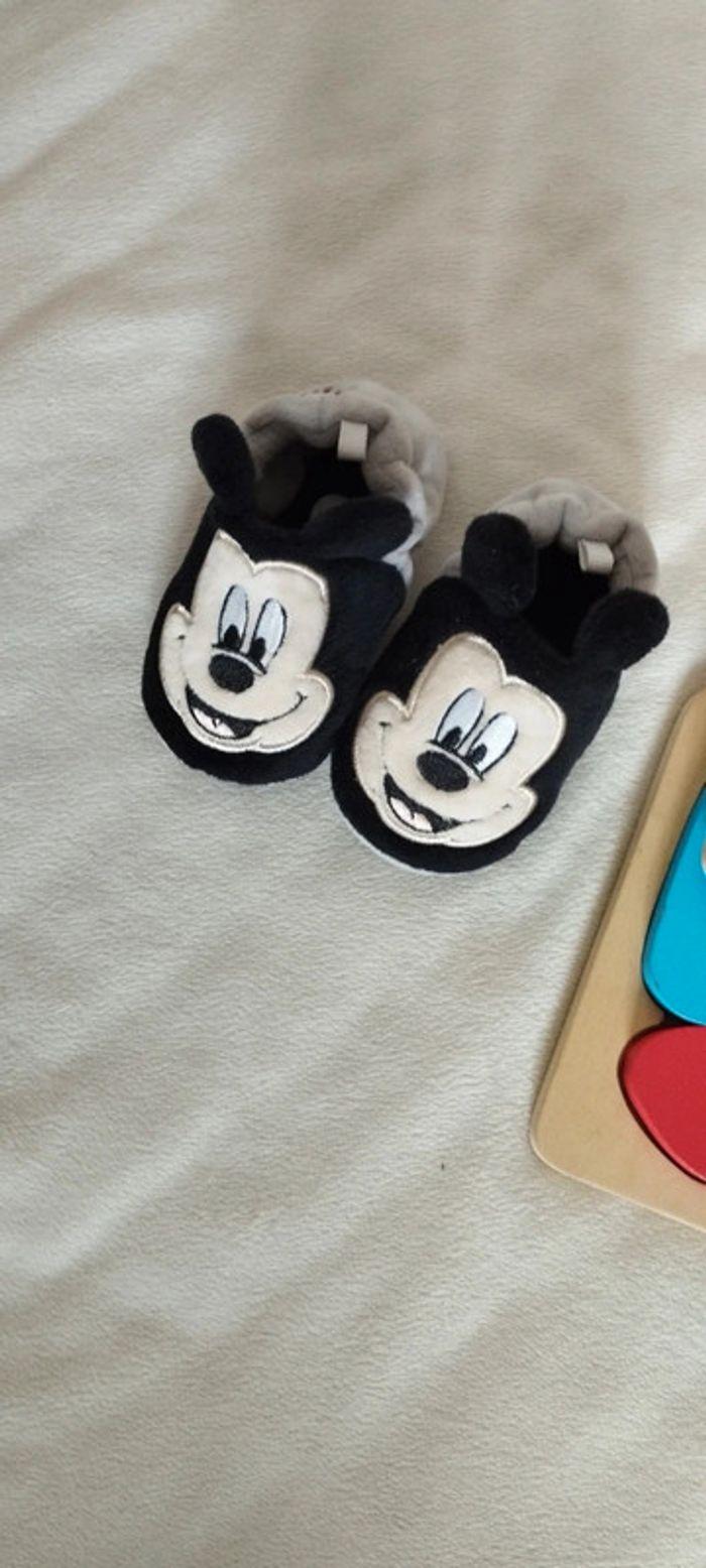 Chaussons Mickey - photo numéro 1