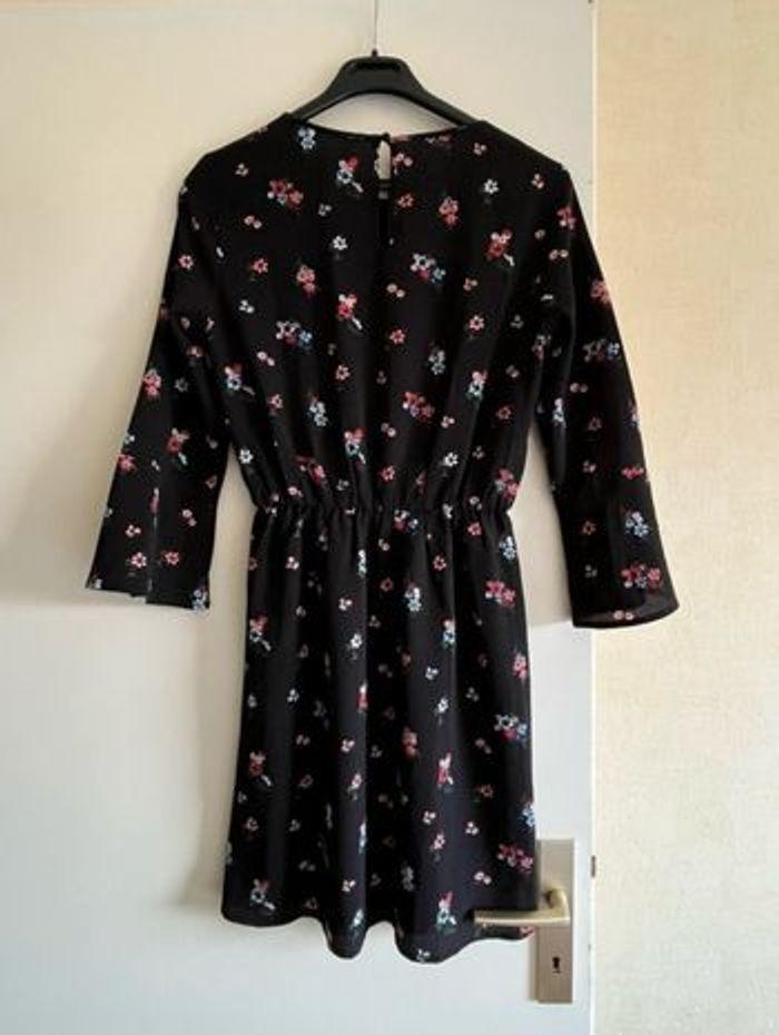 Robe noire à motifs fleuris taille XS - photo numéro 4