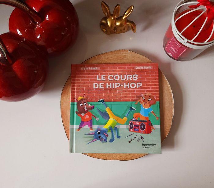 Le cours de hip-hop 🎄 - photo numéro 1