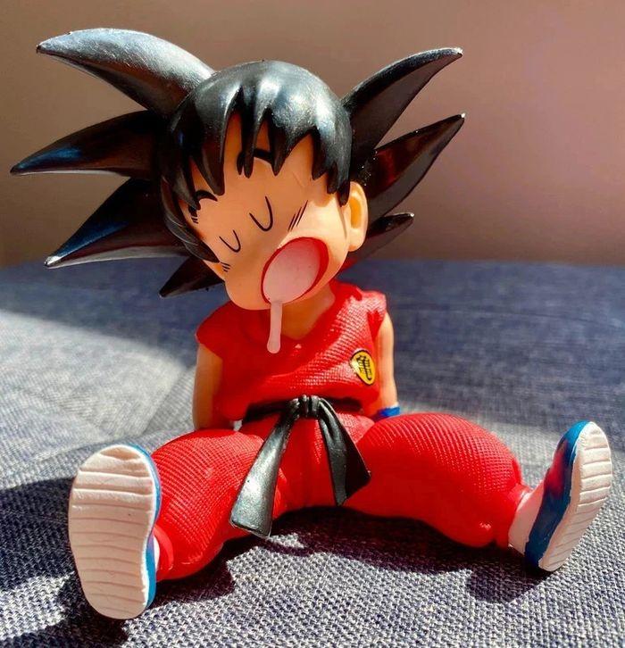 Figurine Dragon Ball Son Gokû DBZ Sangoku assis NЕUF - photo numéro 1