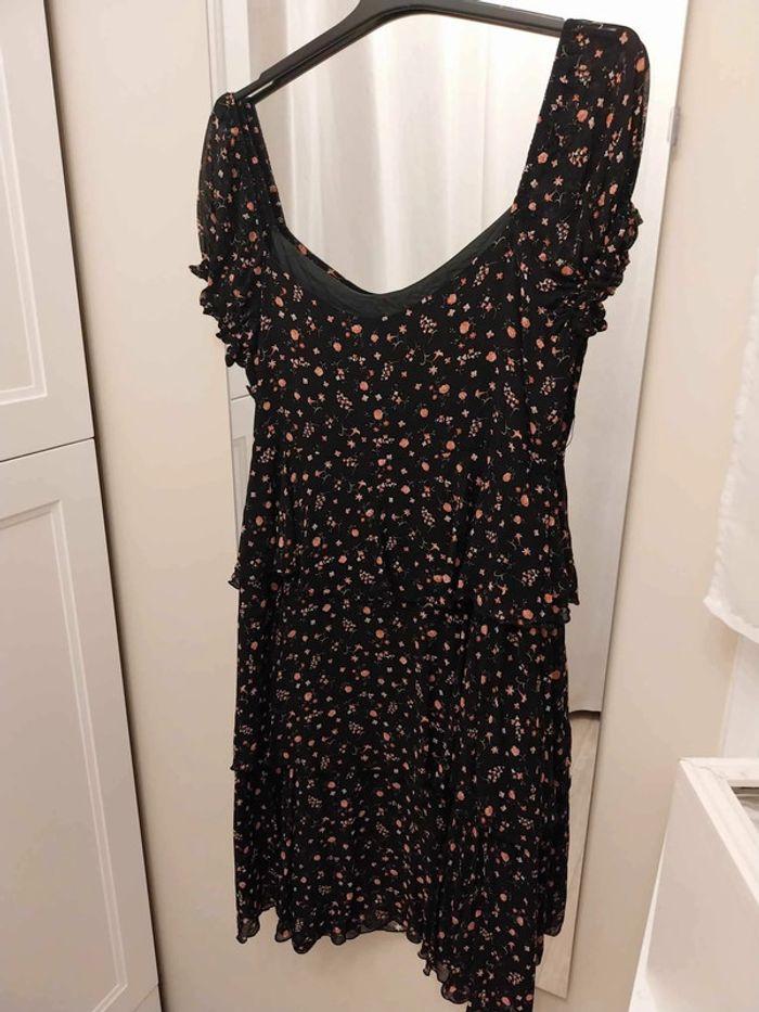 Robe fluide noire avec petites fleurs T42/44 - photo numéro 6