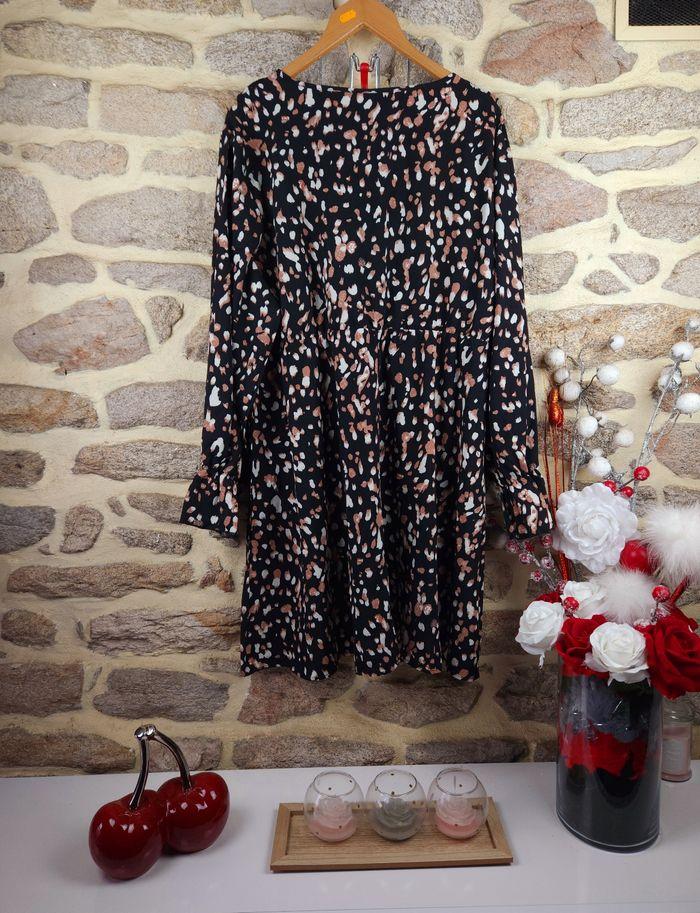 Robe manches évasées noire et multicolore Femme taille 54 marque Boohoo 🍬 - photo numéro 3