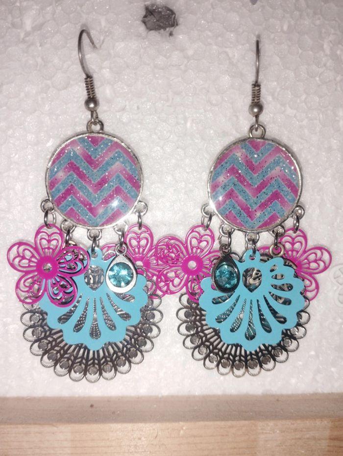 Boucles d'oreilles artisanales neuves bleu argenté et rose - photo numéro 2