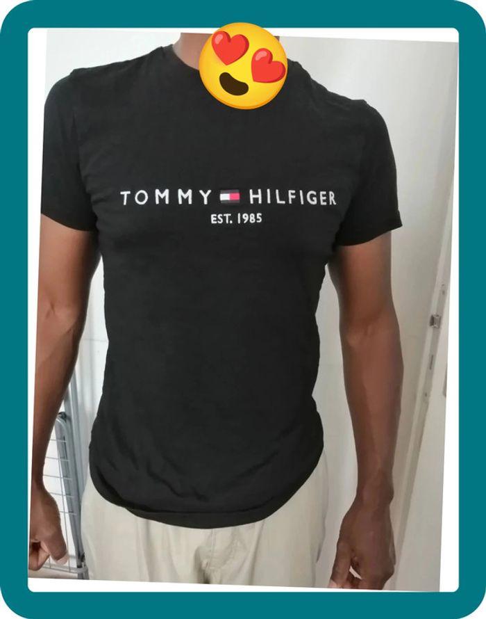 T shirt tommy hilfiger taille S - photo numéro 1