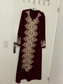 Robe longue  orientale taille M- couleur bordeaux