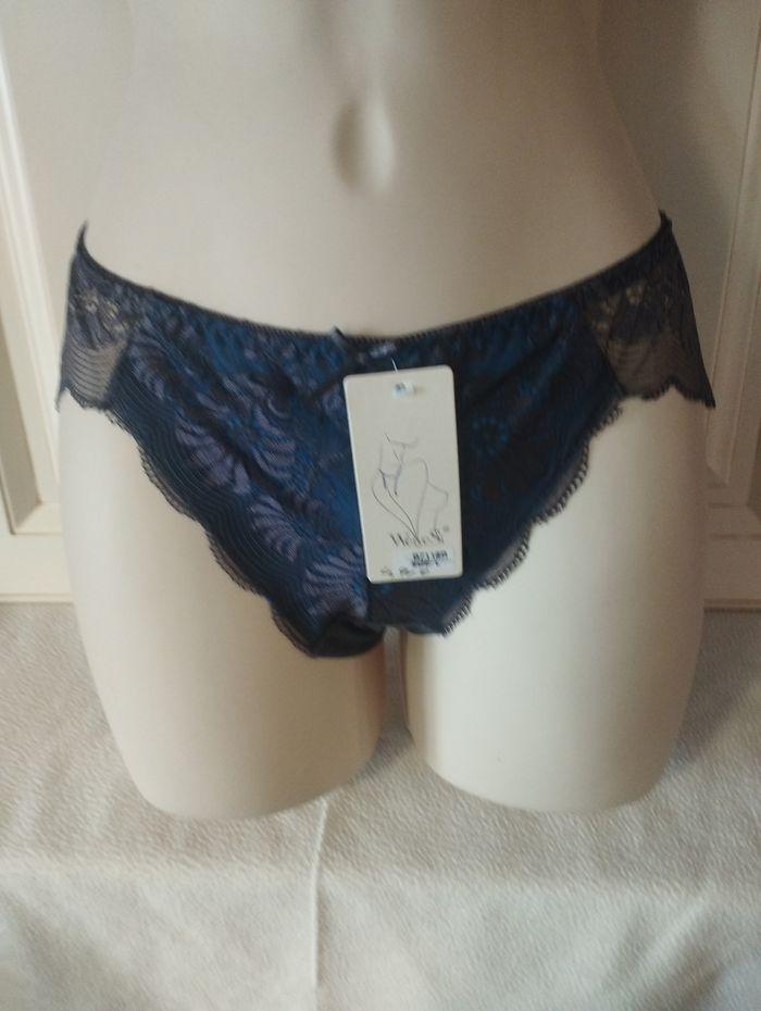 Ensemble lingerie neuf bleu roi et gris. 85C et M pour la culotte sans couture - photo numéro 3