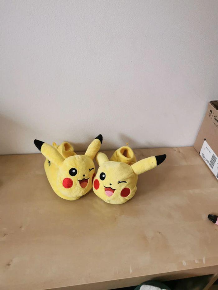 Pantoufles Pikachu - photo numéro 1