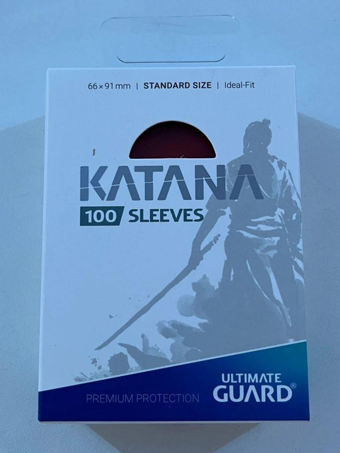 100 protège-cartes standard Katana Rouge Ultimate Guard 🔴 - photo numéro 1