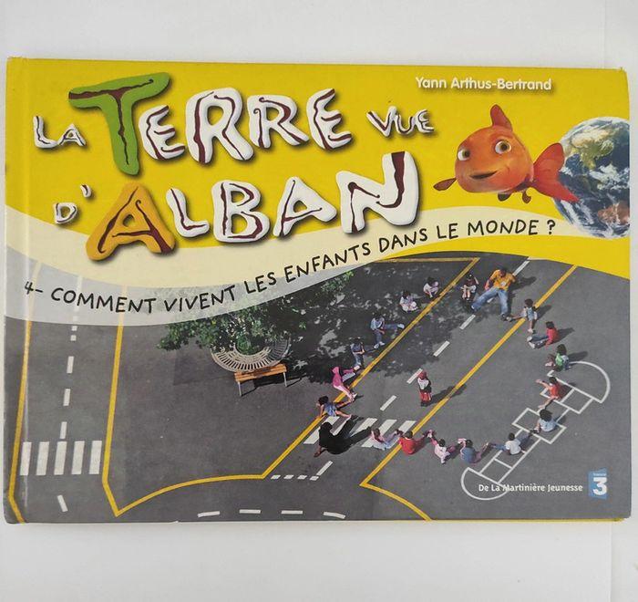 Livre la terre vue d'Alban - photo numéro 1