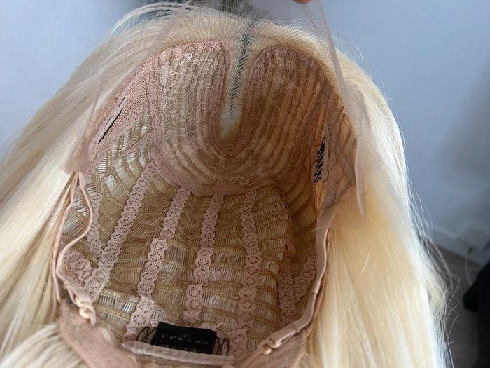 Perruque blonde lisse avec lace frontal - photo numéro 18