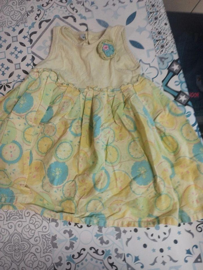 Robe été 18 mois jaune carrefour tbe fille