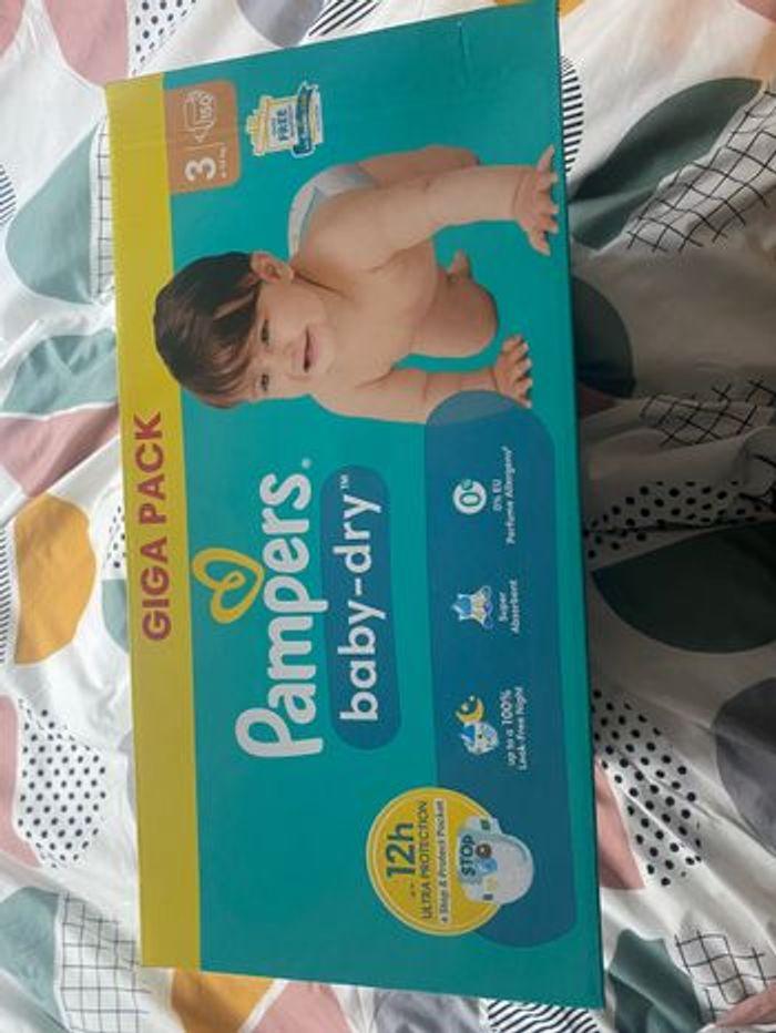 Couches Pampers giga pack taille 3 - photo numéro 1