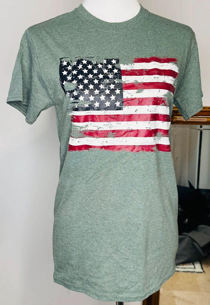 Tee Shirt kaki drapeau USA 🇺🇸 Gildan taille 36 - photo numéro 1