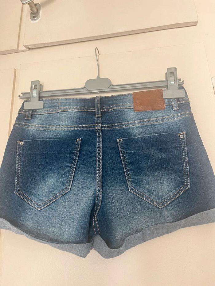 Short en jean bleu - photo numéro 2