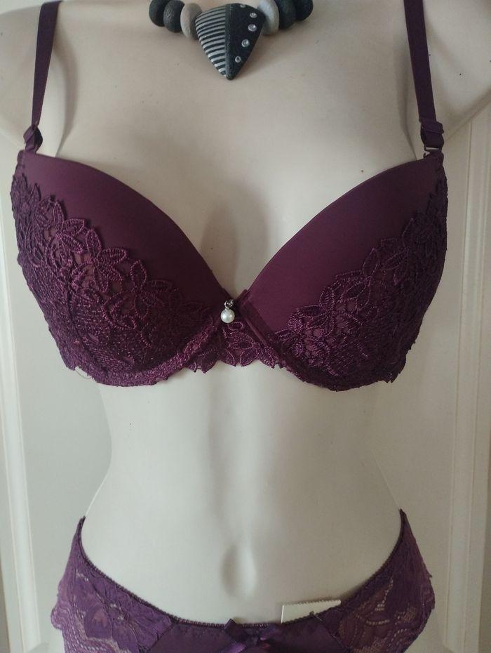 Ensemble lingerie neuf couleur violet. 85B S/M pour le bas - photo numéro 2